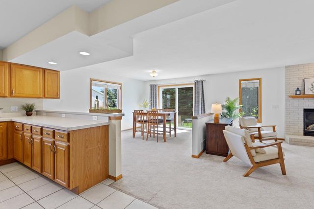 1014 Perry Parkway, Oregon, WI 53575