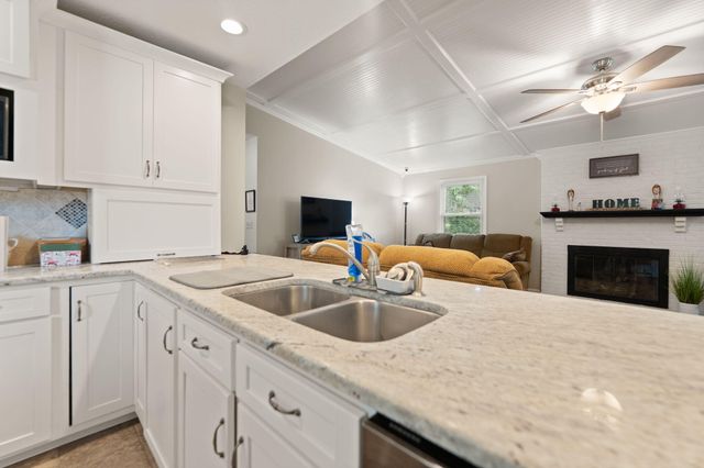 100 Saratoga Circle, Richmond, KY 40475