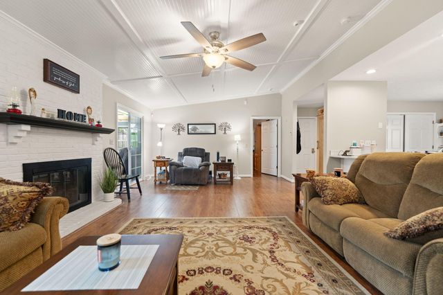 100 Saratoga Circle, Richmond, KY 40475