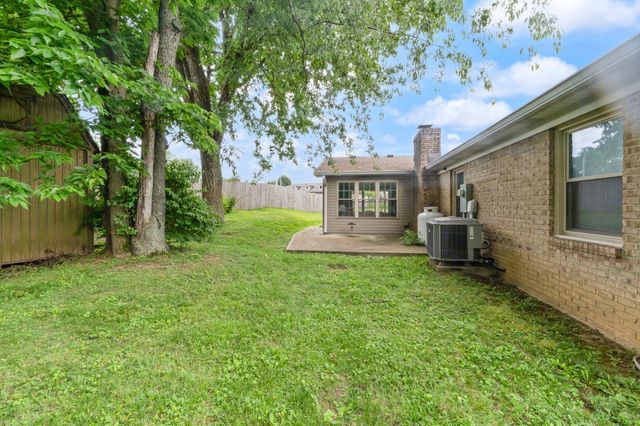 100 Saratoga Circle, Richmond, KY 40475