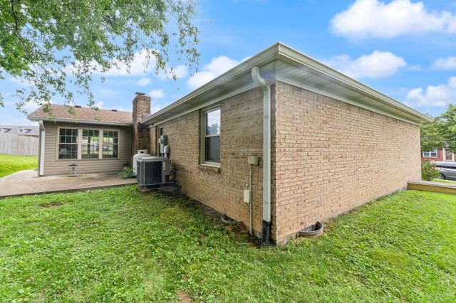 100 Saratoga Circle, Richmond, KY 40475