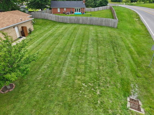 100 Saratoga Circle, Richmond, KY 40475