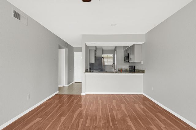 1516 Bay Area Blvd R6, Houston, TX 77058