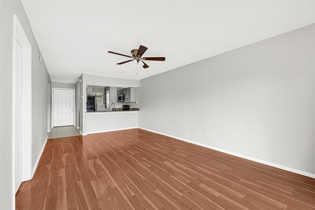 1516 Bay Area Blvd R6, Houston, TX 77058