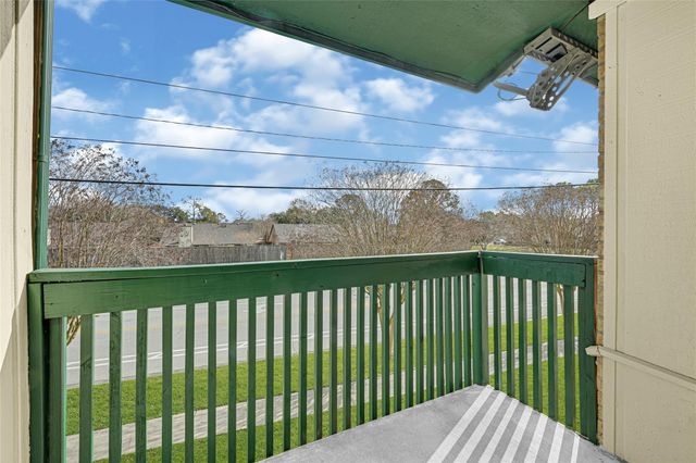 1516 Bay Area Blvd R6, Houston, TX 77058