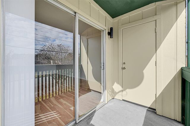 1516 Bay Area Blvd R6, Houston, TX 77058