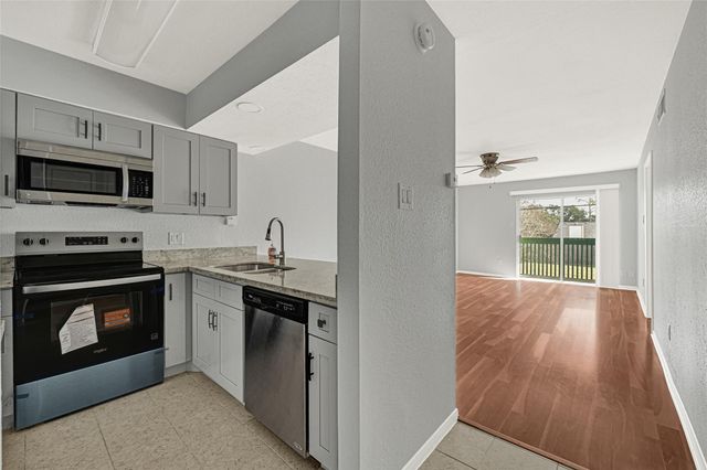 1516 Bay Area Blvd R6, Houston, TX 77058