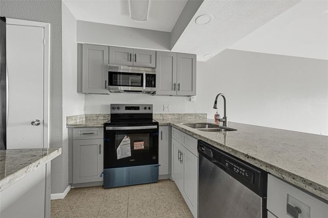 1516 Bay Area Blvd R6, Houston, TX 77058