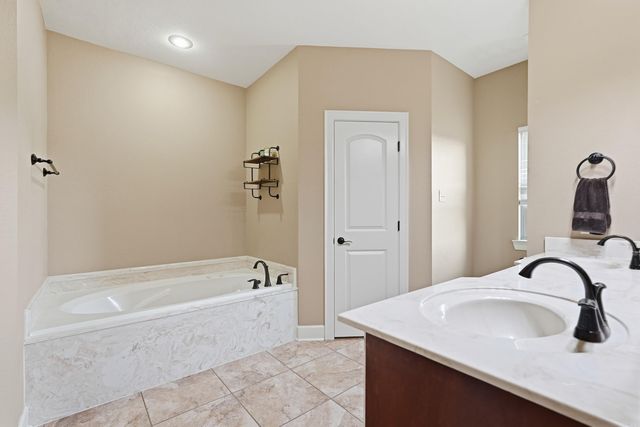 10 Parkway Road, Greenbrier, AR 72058