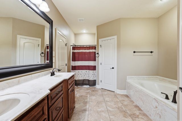 10 Parkway Road, Greenbrier, AR 72058