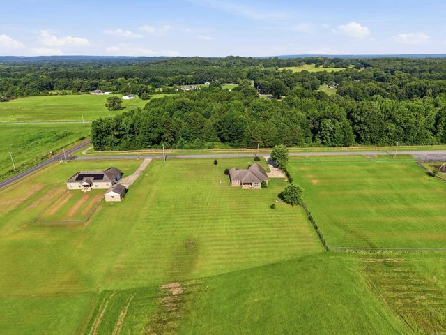 10 Parkway Road, Greenbrier, AR 72058