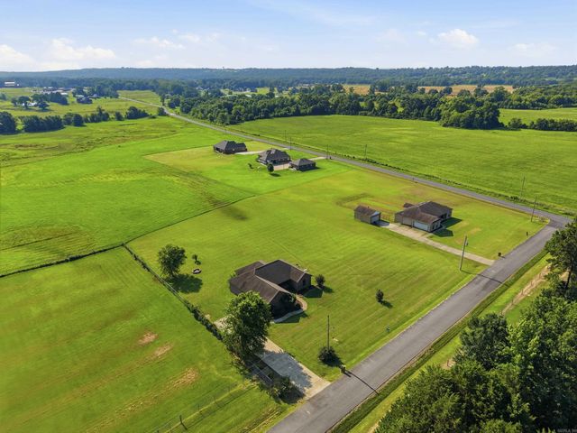 10 Parkway Road, Greenbrier, AR 72058