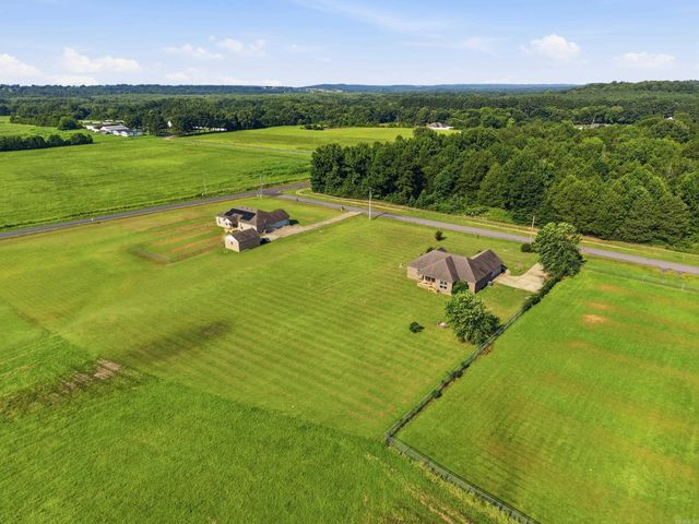 10 Parkway Road, Greenbrier, AR 72058