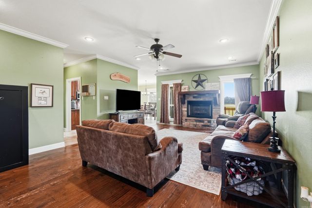 10 Parkway Road, Greenbrier, AR 72058