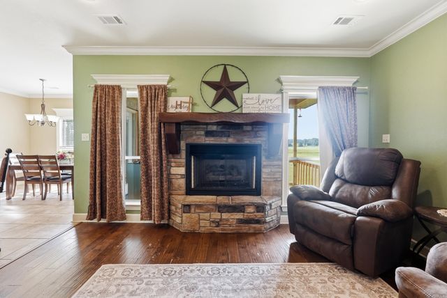 10 Parkway Road, Greenbrier, AR 72058