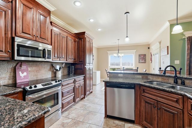10 Parkway Road, Greenbrier, AR 72058