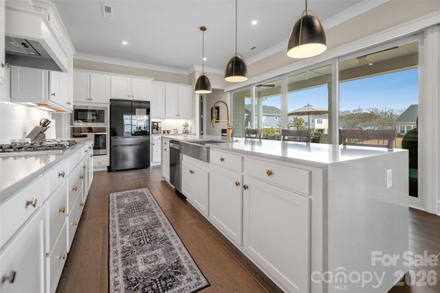 510 Meadow Ridge Drive, Belmont, NC 28012