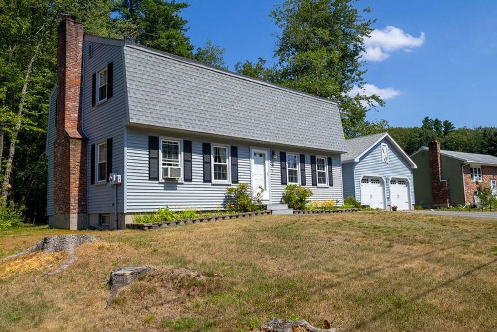 8 Wildwood Lane, Rochester, NH 03867