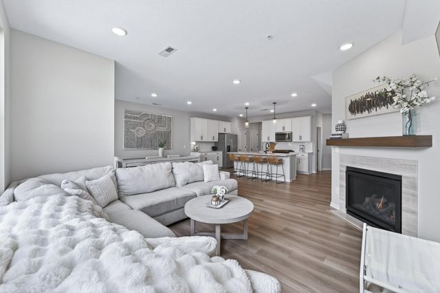 9699 4th Street N, Lake Elmo, MN 55042