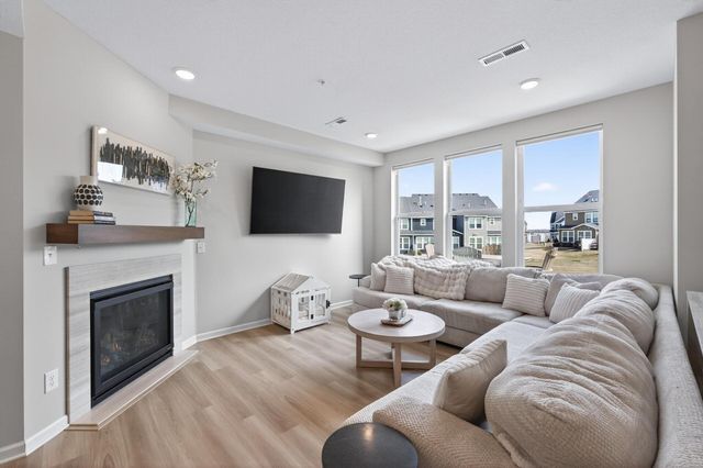 9699 4th Street N, Lake Elmo, MN 55042