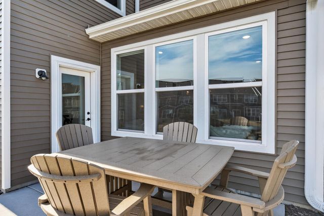 9699 4th Street N, Lake Elmo, MN 55042