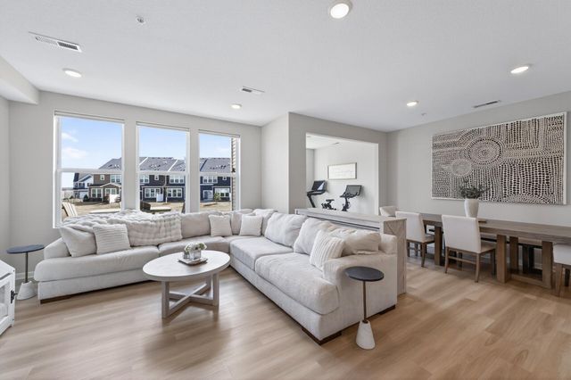 9699 4th Street N, Lake Elmo, MN 55042