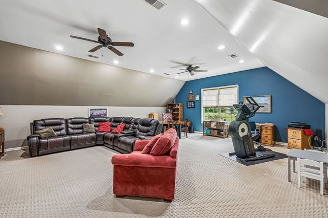 2315 New Hope Rd, Hendersonville, TN 37075