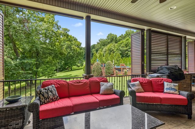 2315 New Hope Rd, Hendersonville, TN 37075