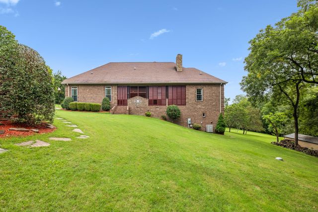 2315 New Hope Rd, Hendersonville, TN 37075