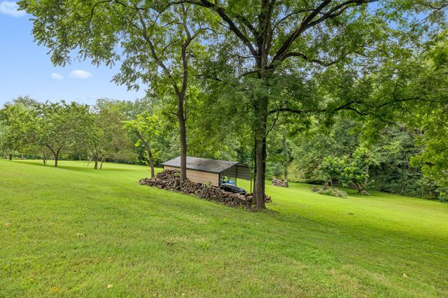 2315 New Hope Rd, Hendersonville, TN 37075