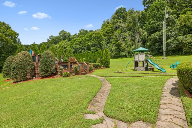 2315 New Hope Rd, Hendersonville, TN 37075