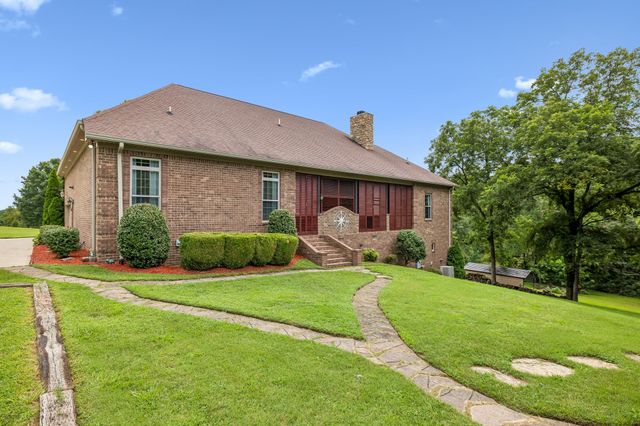 2315 New Hope Rd, Hendersonville, TN 37075