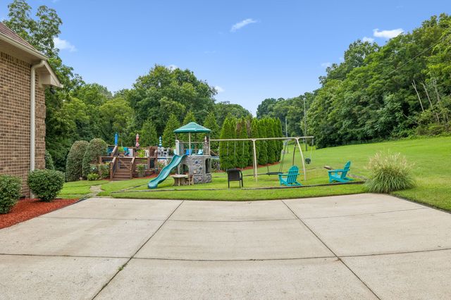 2315 New Hope Rd, Hendersonville, TN 37075