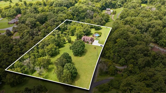 2315 New Hope Rd, Hendersonville, TN 37075