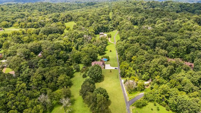 2315 New Hope Rd, Hendersonville, TN 37075
