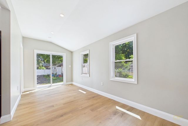 191 Bay St, Taunton, MA 02780