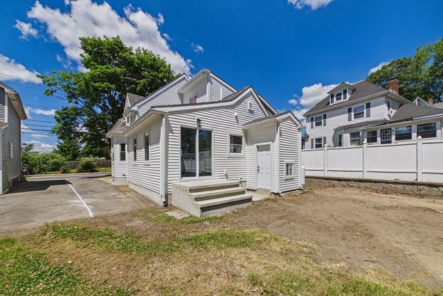 191 Bay St, Taunton, MA 02780