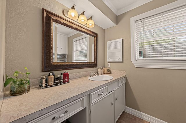 10807 Chimney Rock Road, Houston, TX 77096