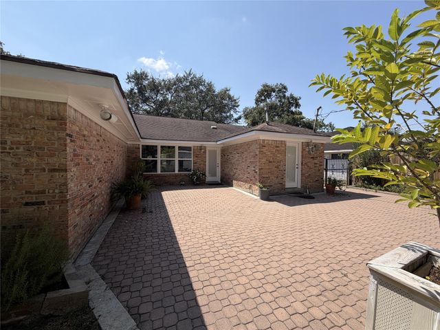 10807 Chimney Rock Road, Houston, TX 77096