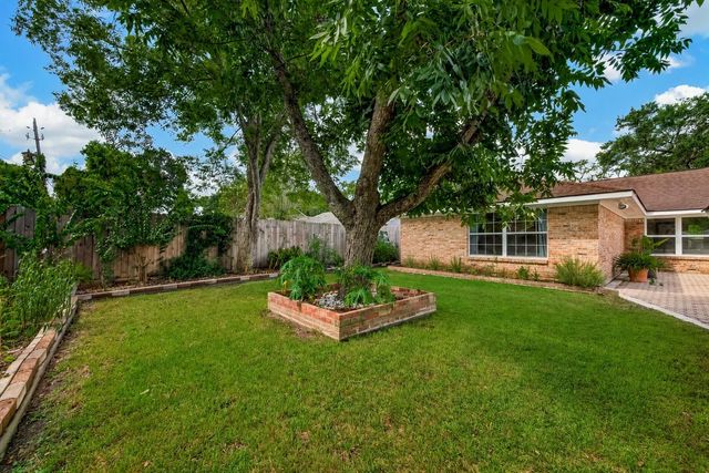 10807 Chimney Rock Road, Houston, TX 77096