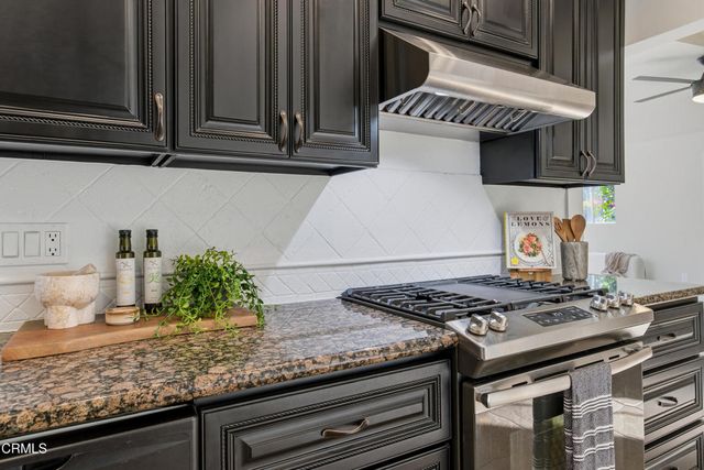 967 N El Molino Avenue, Pasadena, CA 91104