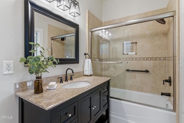 967 N El Molino Avenue, Pasadena, CA 91104