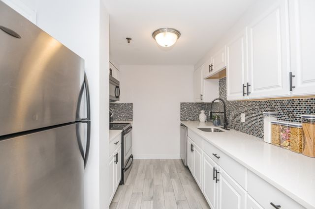 100 Boatswains Way 510, Chelsea, MA 02150