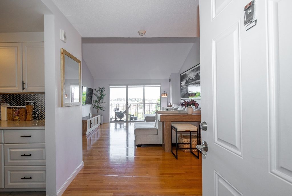 100 Boatswains Way 510, Chelsea, MA 02150
