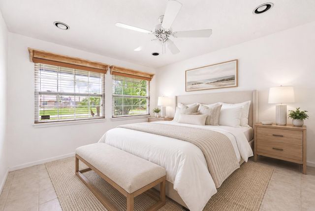 5016 El Claro Circle, West Palm Beach, FL 33415