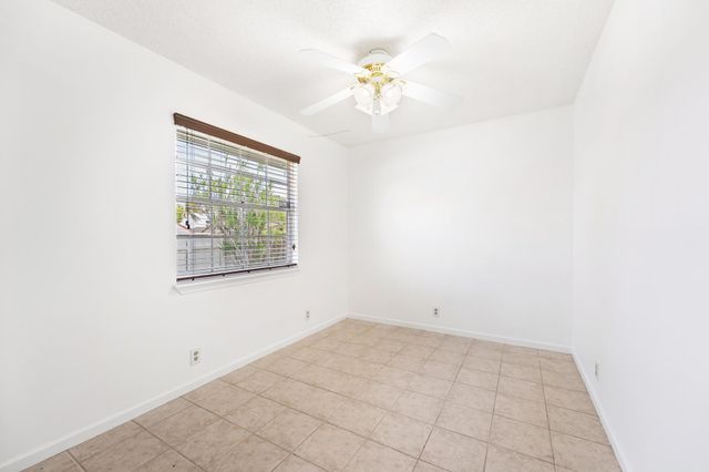 5016 El Claro Circle, West Palm Beach, FL 33415