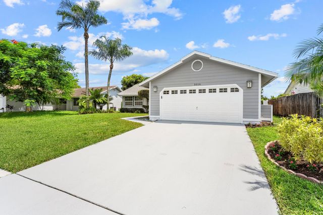 5016 El Claro Circle, West Palm Beach, FL 33415