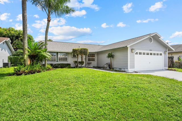 5016 El Claro Circle, West Palm Beach, FL 33415