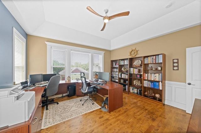 24406 S Persimmon Lane, Peculiar, MO 64078