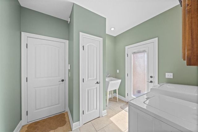 24406 S Persimmon Lane, Peculiar, MO 64078